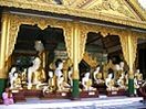 ミャンマーの人は熱心な仏教徒が多いです