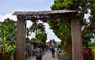 渓洲部落の集落入口にあるゲート